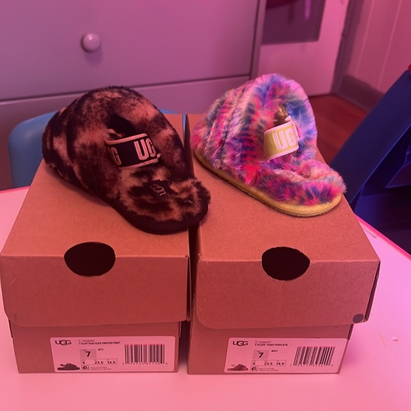 Toddler girl ugg slides - Picture 3 of 3